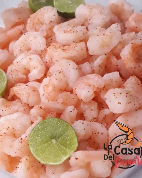 Camarones frescos con limones